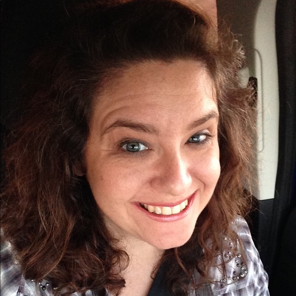 Meet your Posher, Christy - Picture 1 of 1